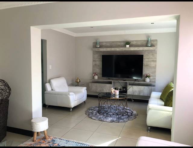 4 BEDROOM TOWNHOUSE FOR SALE IN RISIVILLE